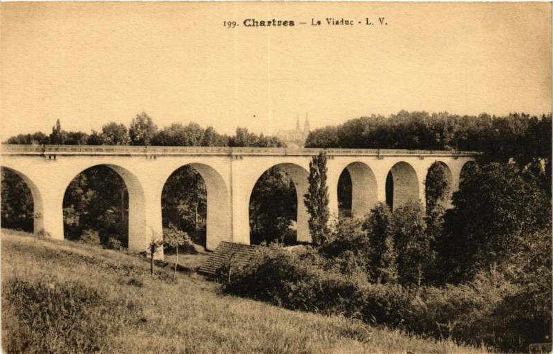 Carte postale ancienne Chartres - Le Viaduc à Chartres