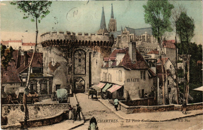 Carte postale ancienne Chartres - La Porte Guillaume à Chartres