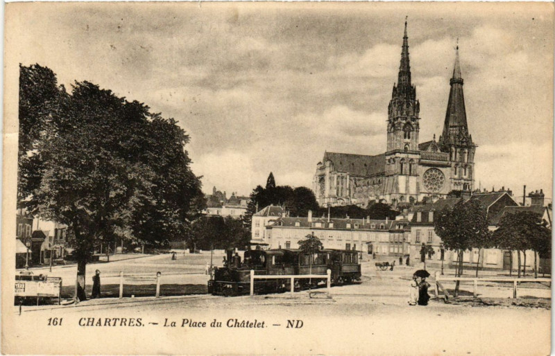 Carte postale ancienne Chartres - La Place du Chatelet à Chartres