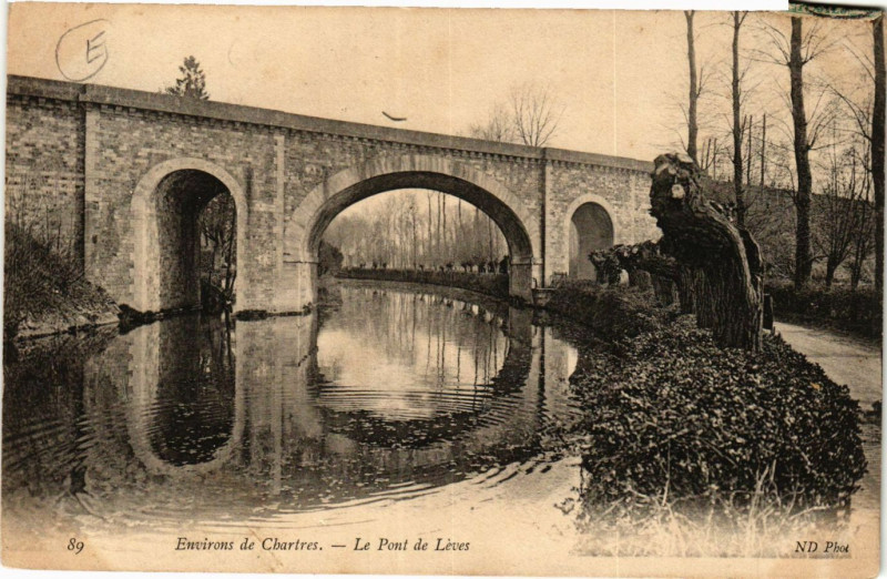 Carte postale ancienne Chartres - Environs - Le Pont de Leves à Chartres