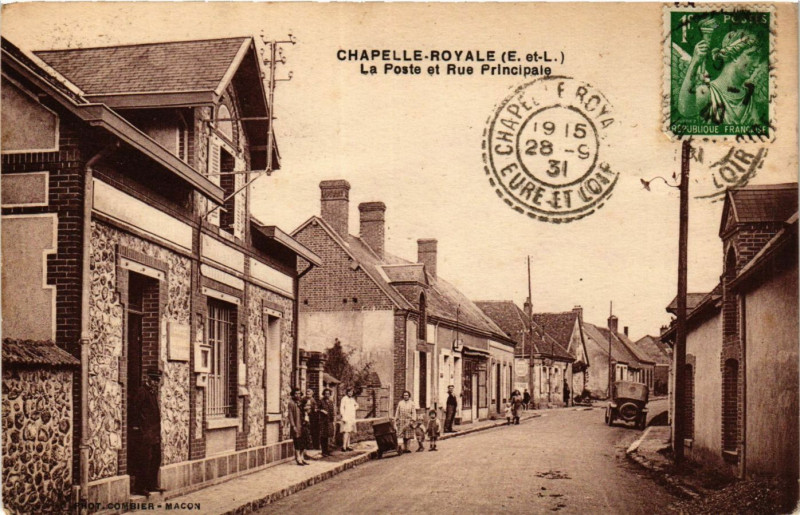 Carte postale ancienne Chapelle-Royale - La Poste et Rue Principale à Chapelle-Royale