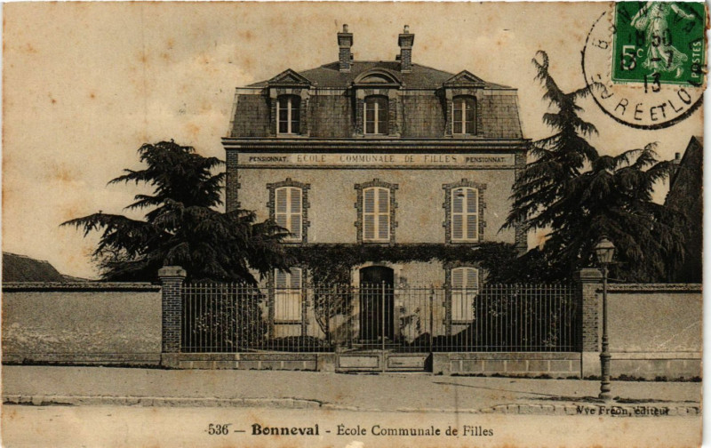Carte postale ancienne Bonneval - Ecole Communale de Filles à Bonneval