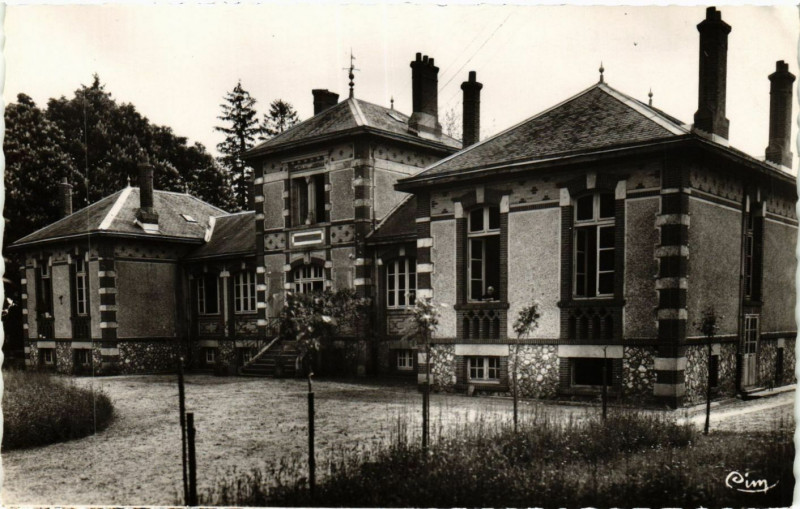 Carte postale ancienne Authon-du-Perche - L'Hopital à Authon-du-Perche