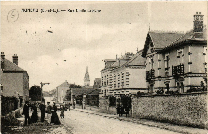 Carte postale ancienne Auneau - Rue Emile Labiche