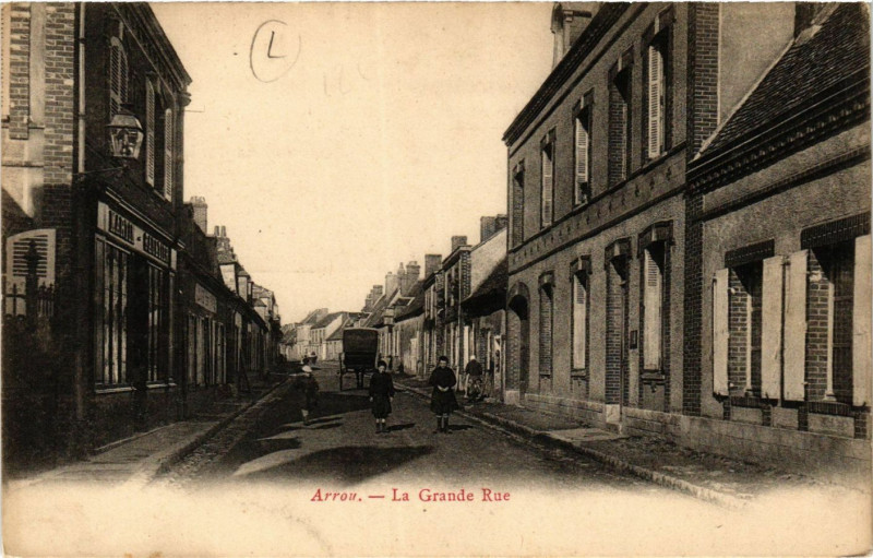 Carte postale ancienne Arrou - La Grande Rue