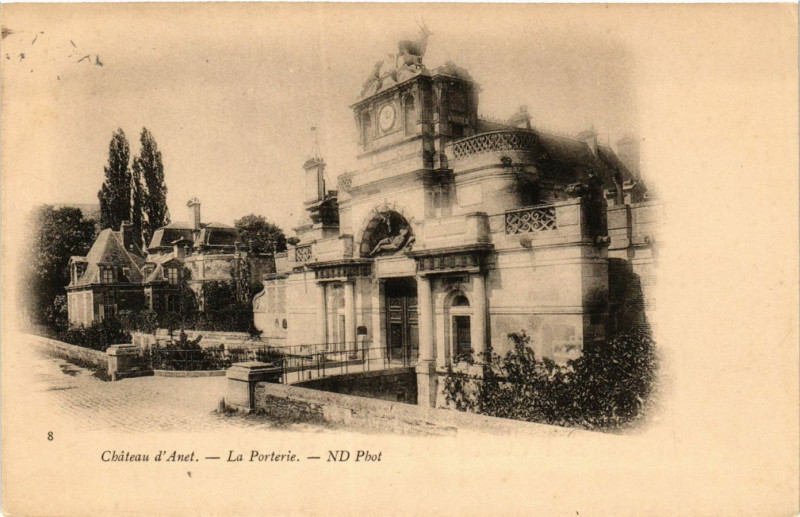 Carte postale ancienne Anet - Chateau d'Anet - La Porterie à Anet