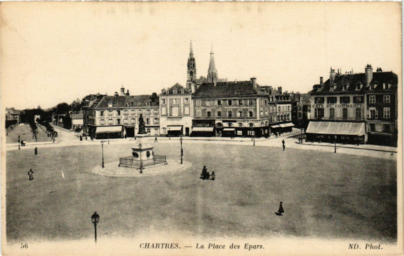 Carte postale ancienne Chartres - La Place des Epars à Chartres
