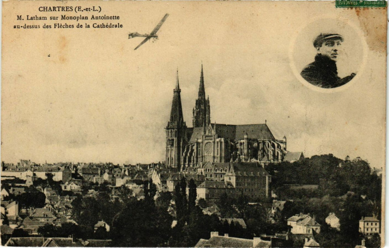 Carte postale ancienne Chartres - M. Latham sur Monoplan Antoinette à Chartres