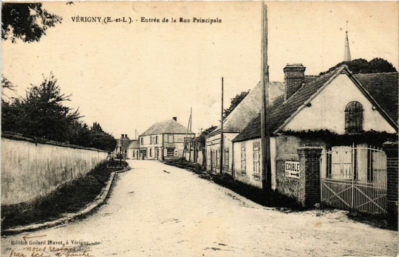 Carte postale ancienne Verigny - Entree de la Rue Principale