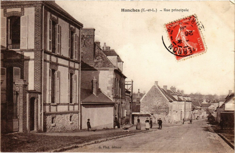 Carte postale ancienne Hanches - Rue principale à Hanches