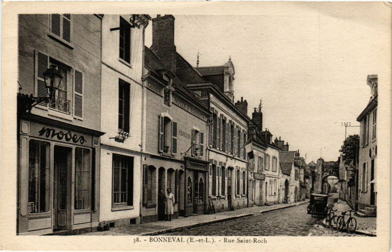 Carte postale ancienne Bonneval - Rue St-Roch à Bonneval