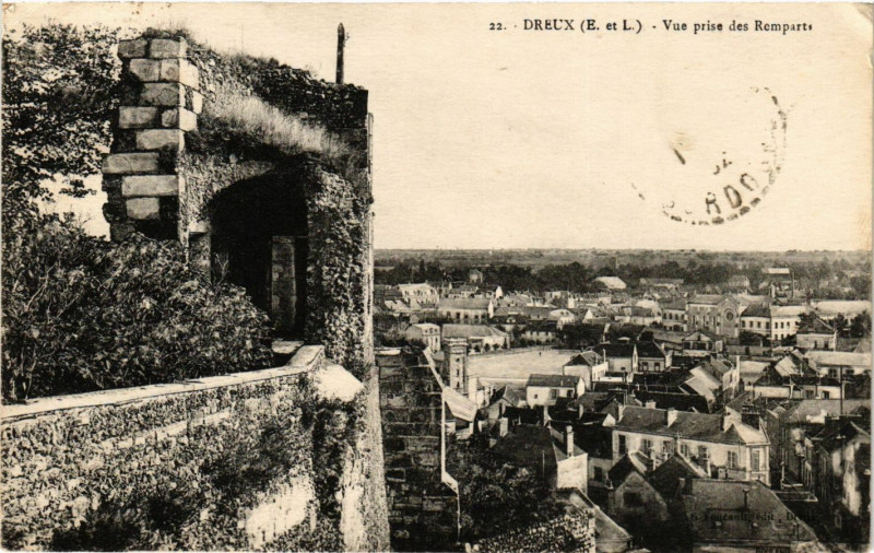 Carte postale ancienne Dreux - Vue prise des Remparts à Dreux