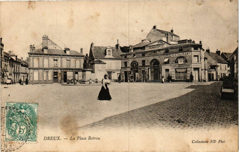 Carte postale ancienne Dreux - La Place Rotrou à Dreux
