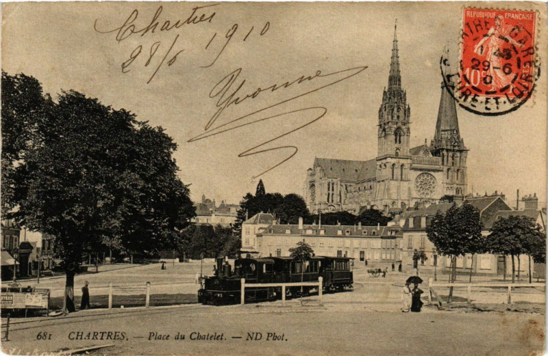Carte postale ancienne Chartres - Place du Chatelet à Chartres