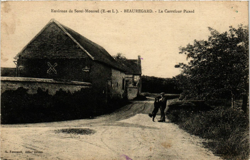 Carte postale ancienne Beauregard - Le Carrefour Picard