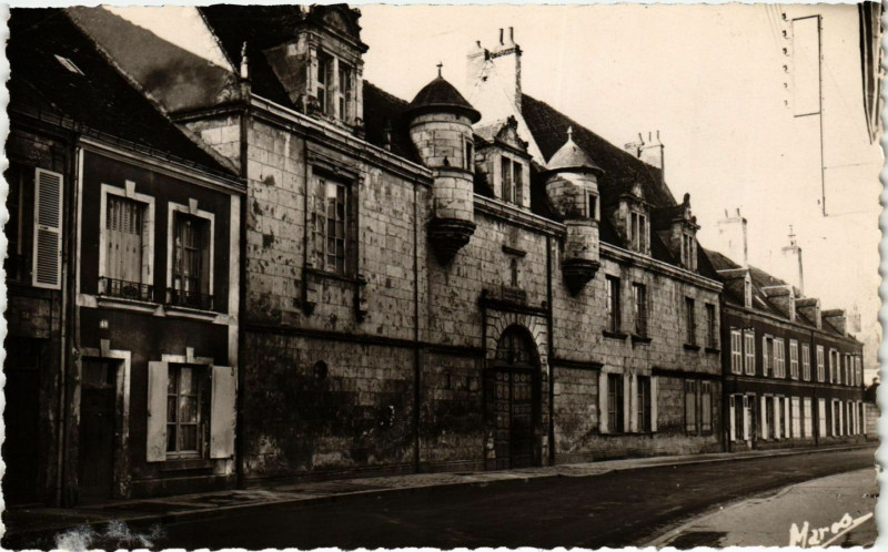 Carte postale ancienne Nogent-le-Rotrou - Le College Remi Belleau à Nogent-le-Rotrou