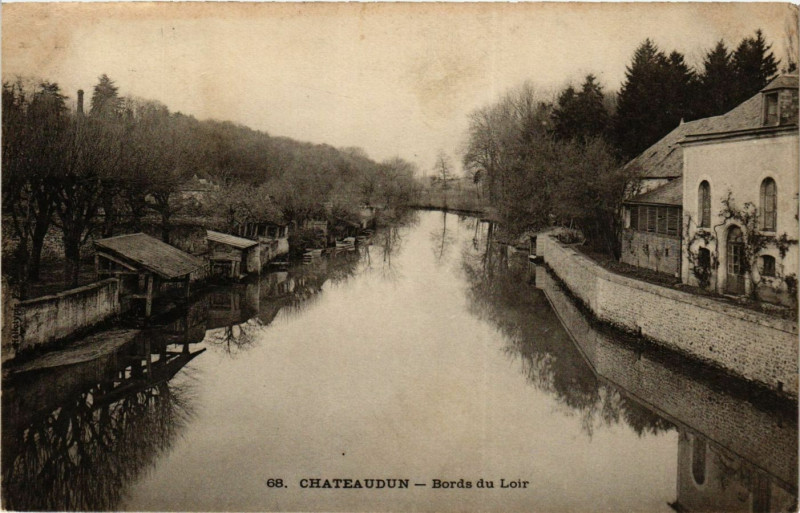 Carte postale ancienne Chateaudun - Bords du Loir à Châteaudun