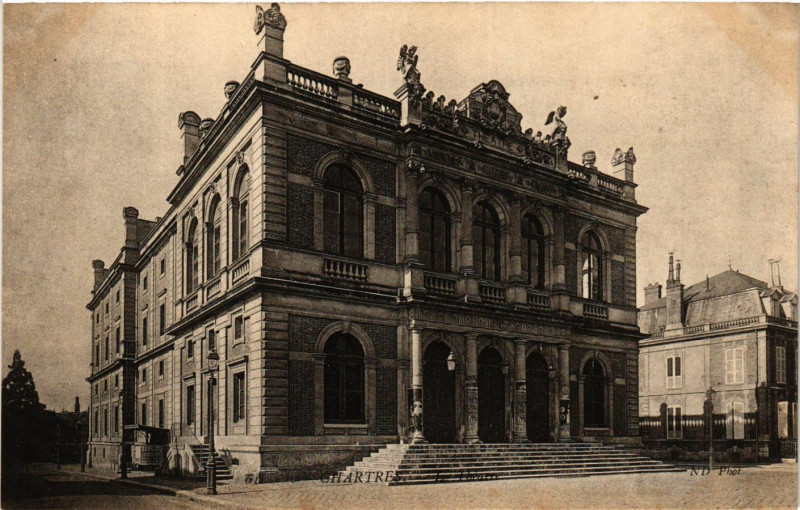 Carte postale ancienne Chartres - Le Theatre à Chartres