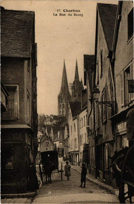 Carte postale ancienne Chartres - La Rue du Bourg à Chartres