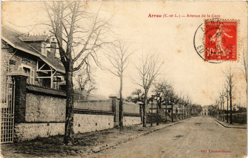 Carte postale ancienne Arrou - Avenue de la Gare
