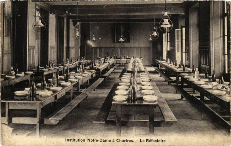 Carte postale ancienne Institution Notre-Dame a Chartres à Chartres