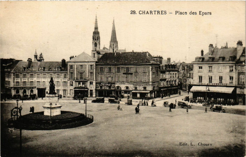Carte postale ancienne Chartres - Place des Epars à Chartres