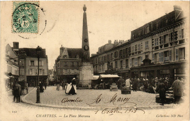 Carte postale ancienne Chartres - La Place Marceau à Chartres