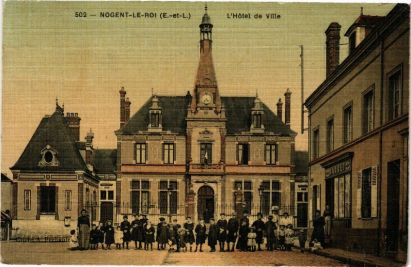 Carte postale ancienne Nogent-le-Roi-L'Hotel de Ville à Nogent-le-Roi