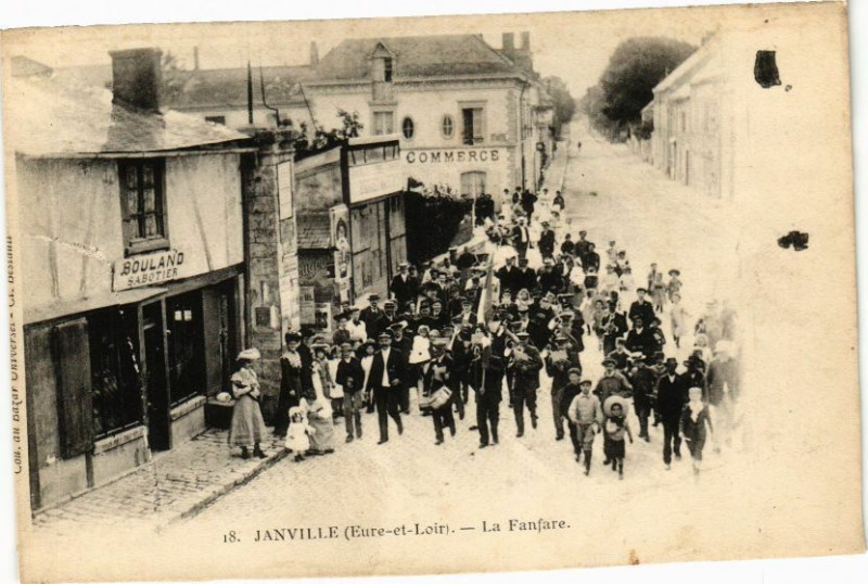 Carte postale ancienne Janville-La Fanfare