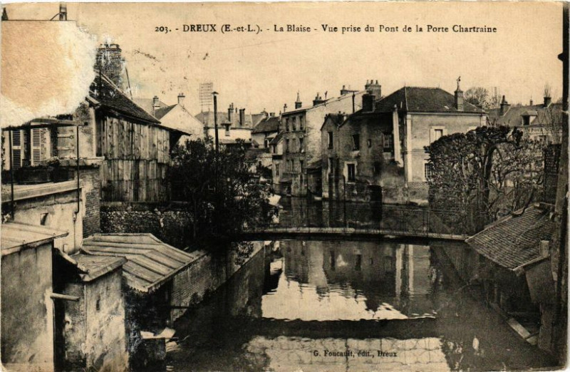 Carte postale ancienne Dreux-La Blaise-Vue prise du Pont de la Porte Chartraine à Dreux