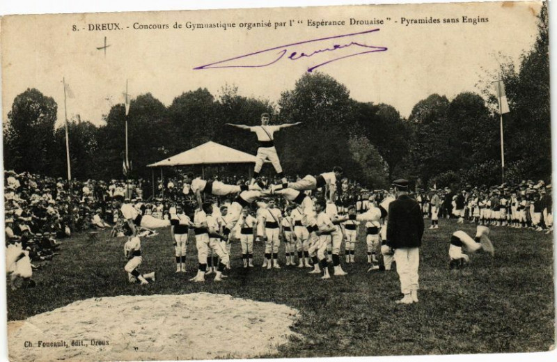 Carte postale ancienne Dreux-Concours de Gymnastique organisé par l Espérance Drouaise à Dreux