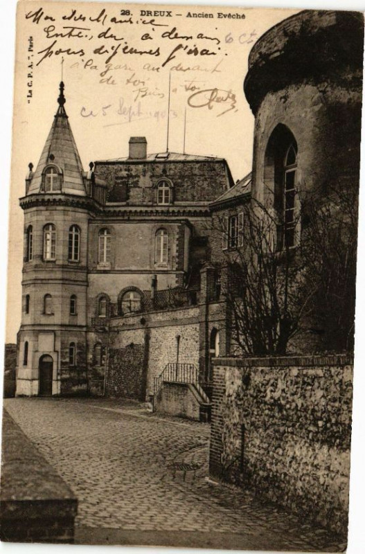 Carte postale ancienne Dreux-Ancien Evéché à Dreux