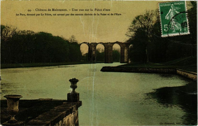 Carte postale ancienne Chateau de Maintenon-Une vue sur la Piece d'eau à Maintenon