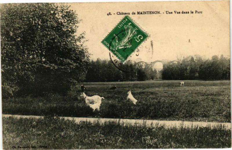 Carte postale ancienne Chateau de Maintenon-Une Vue dans le Parc à Maintenon