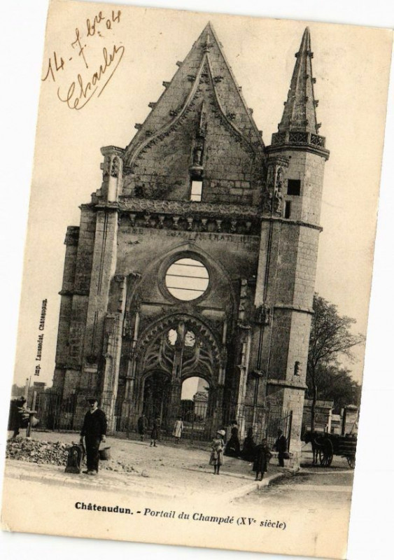 Carte postale ancienne Chateaudun-Portail du Champdé à Châteaudun