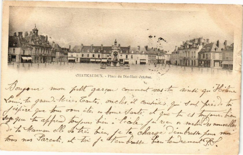 Carte postale ancienne Chateaudun-Place du Dix-Huit Octobre à Châteaudun