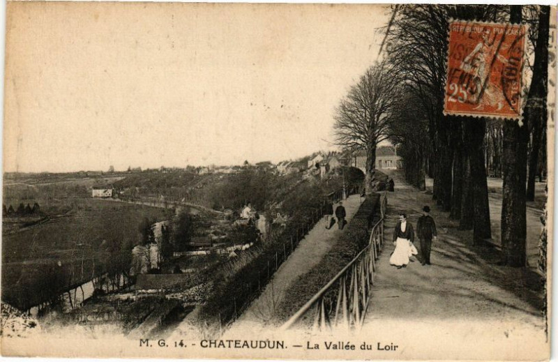 Carte postale ancienne Chateaudun-La Vallée du Loir à Châteaudun