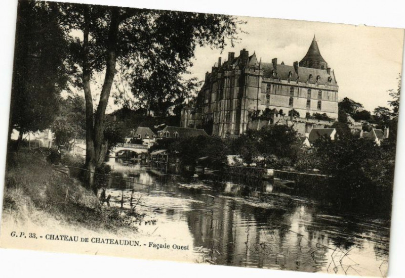 Carte postale ancienne Chateau de Chateaudun-Facade Ouest