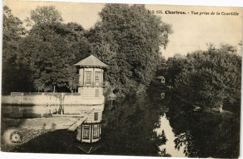 Carte postale ancienne Chartres-Vue prise de la Courtille à Chartres