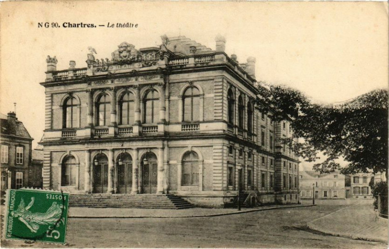 Carte postale ancienne Chartres-Le Théatre à Chartres