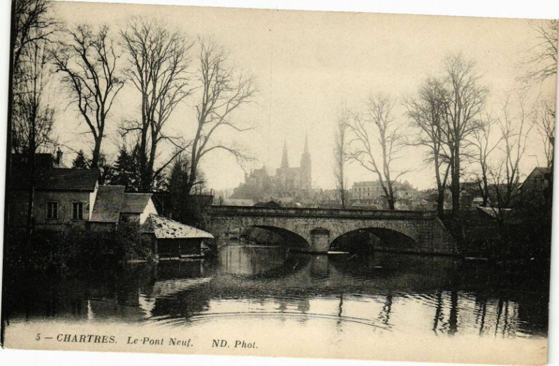 Carte postale ancienne Chartres-Le Pont Neuf à Chartres