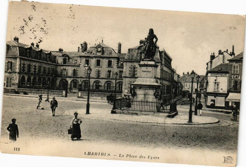Carte postale ancienne Chartres-La Place des Epars à Chartres