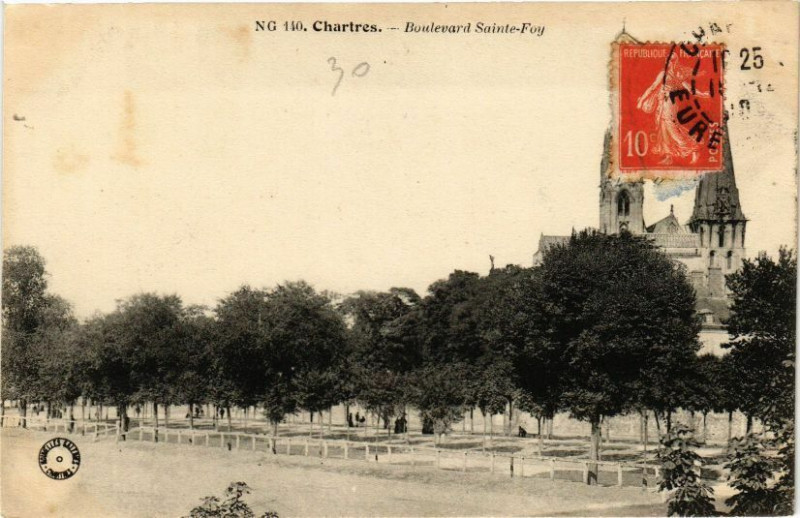 Carte postale ancienne Chartres-Boulevard Ste-Foy à Chartres