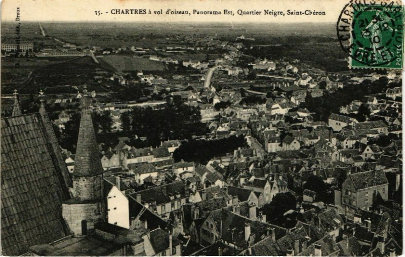 Carte postale ancienne Chartres a vol d'oiseau Panorama Est Quartier Neigre à Chartres