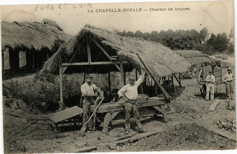 Carte postale ancienne La Chapelle-Royale-Chantier de briques à Chapelle-Royale