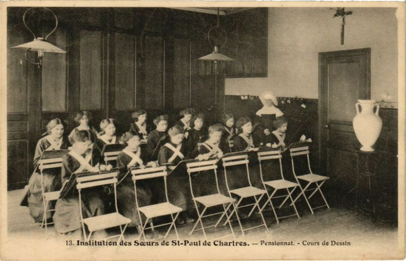 Carte postale ancienne Institution des Soeurs de Saint-Paul de Chartres-Pensionnat à Chartres
