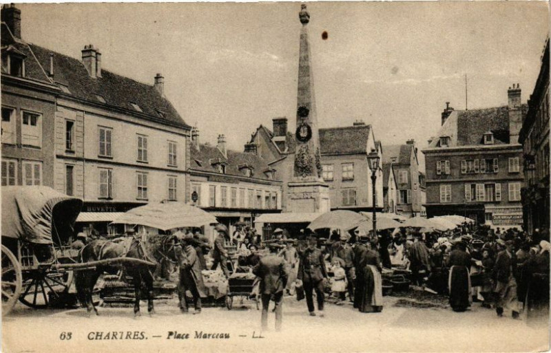 Carte postale ancienne Chartres-Place Marceau à Chartres