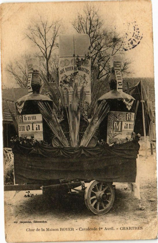 Carte postale ancienne Char de la Maison Royer-Cavalcade Chartres à Chartres