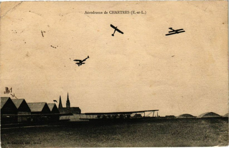 Carte postale ancienne Aérodrome de Chartres à Chartres