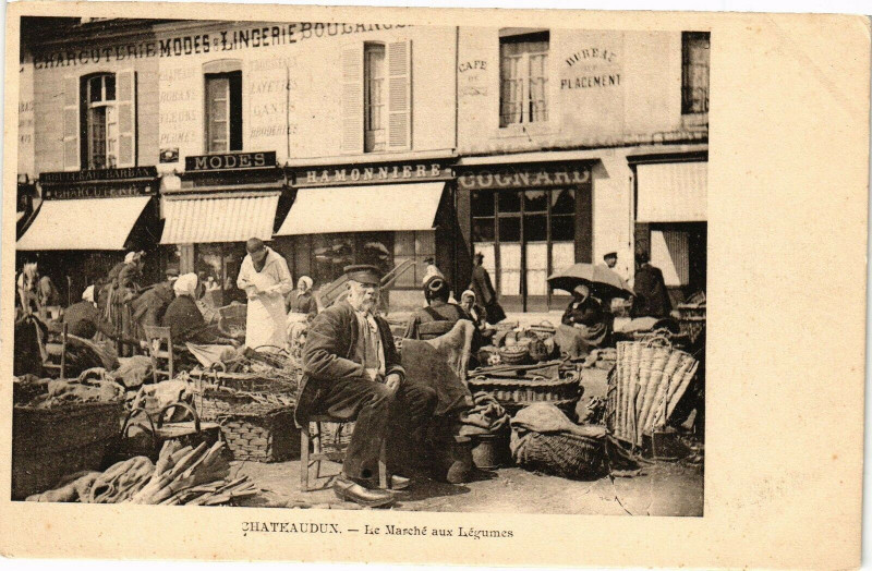 Carte postale ancienne Chateaudun - Le marché aux Légumes à Châteaudun